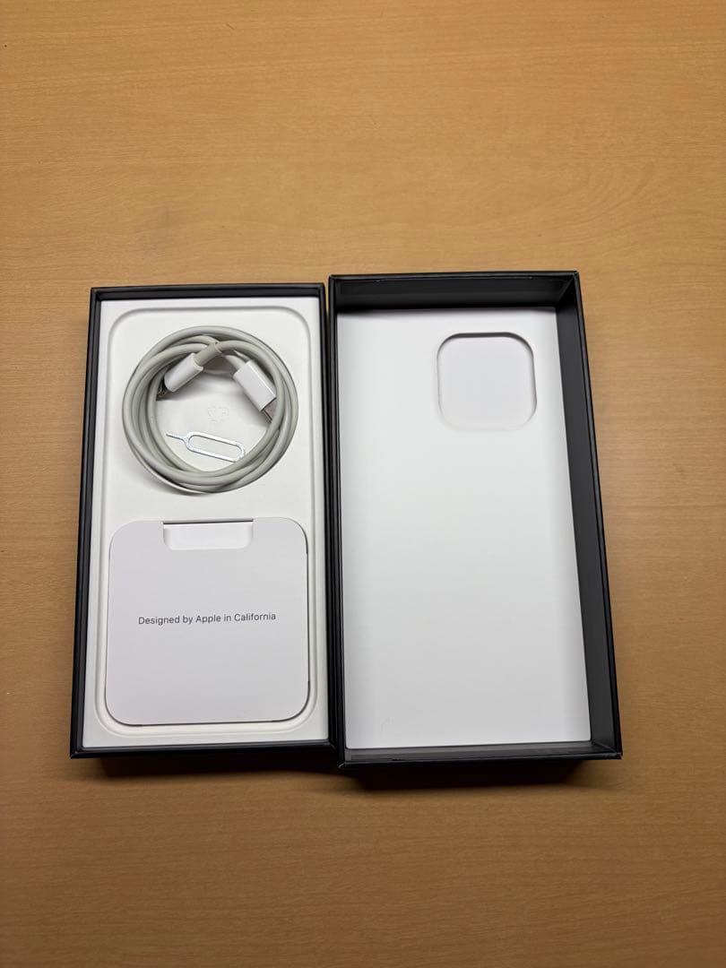 Apple iPhone 13 Pro 本体