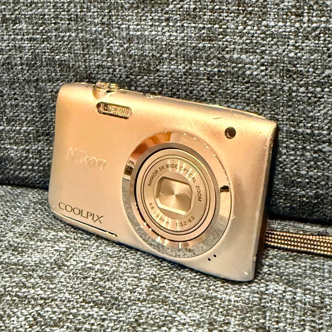 Nikon COOLPIX A100 シルバー Digital Camera