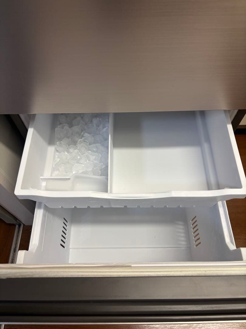 冷蔵庫315L（HITACHI）2021年製、自動製氷機能付き9月2日までの出品