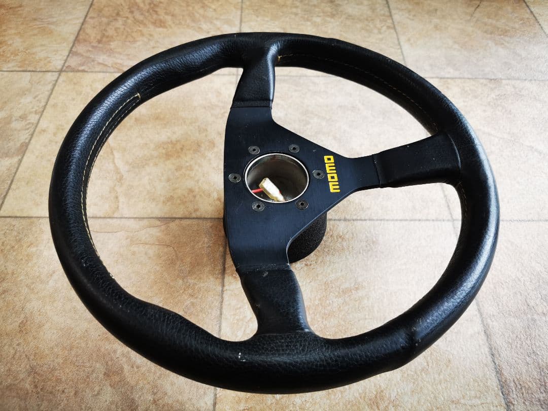 momo 　モモ　ステアリング　V35　S13シルビア