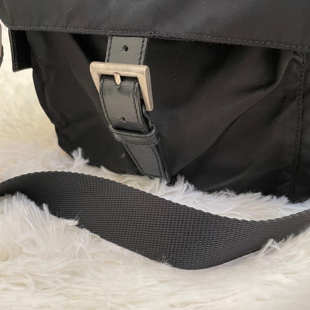 美品 PRADA ショルダーバッグ ナイロン ブラック 三角ロゴプレート