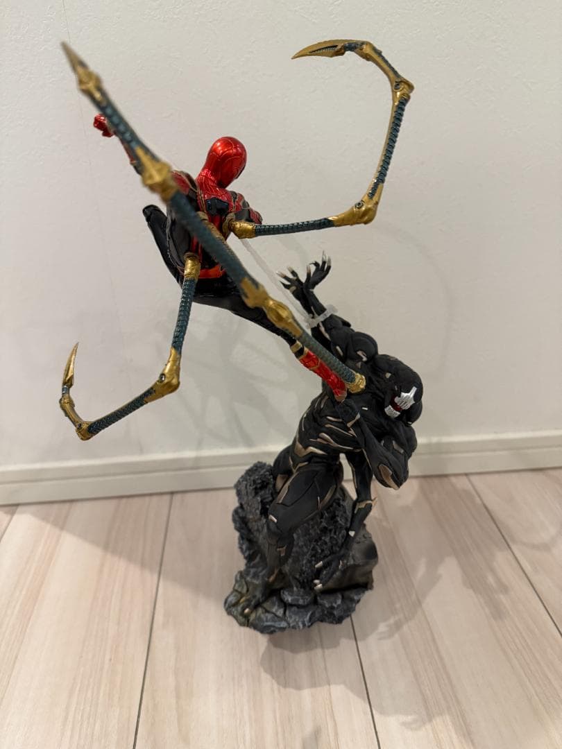 アイアン・スパイダー vs アウトライダー 1/10 スタチュー