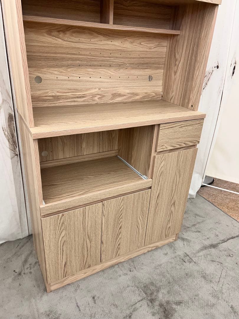 キッチン収納　食器棚