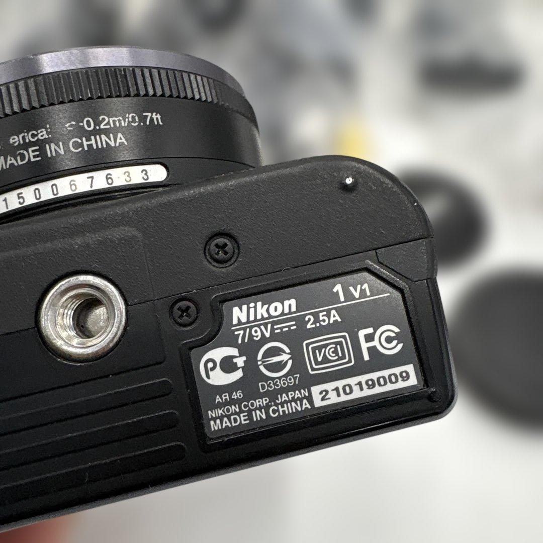 美品　Nikon 1 V1 10mmレンズキット