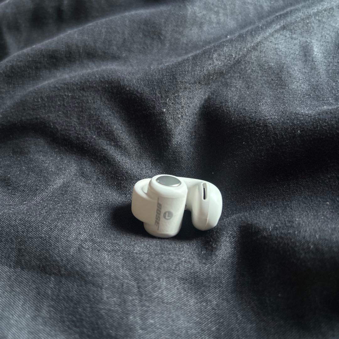 定価39,600円 BOSE ワイヤレスイヤホン ホワイト 充電ケース付き