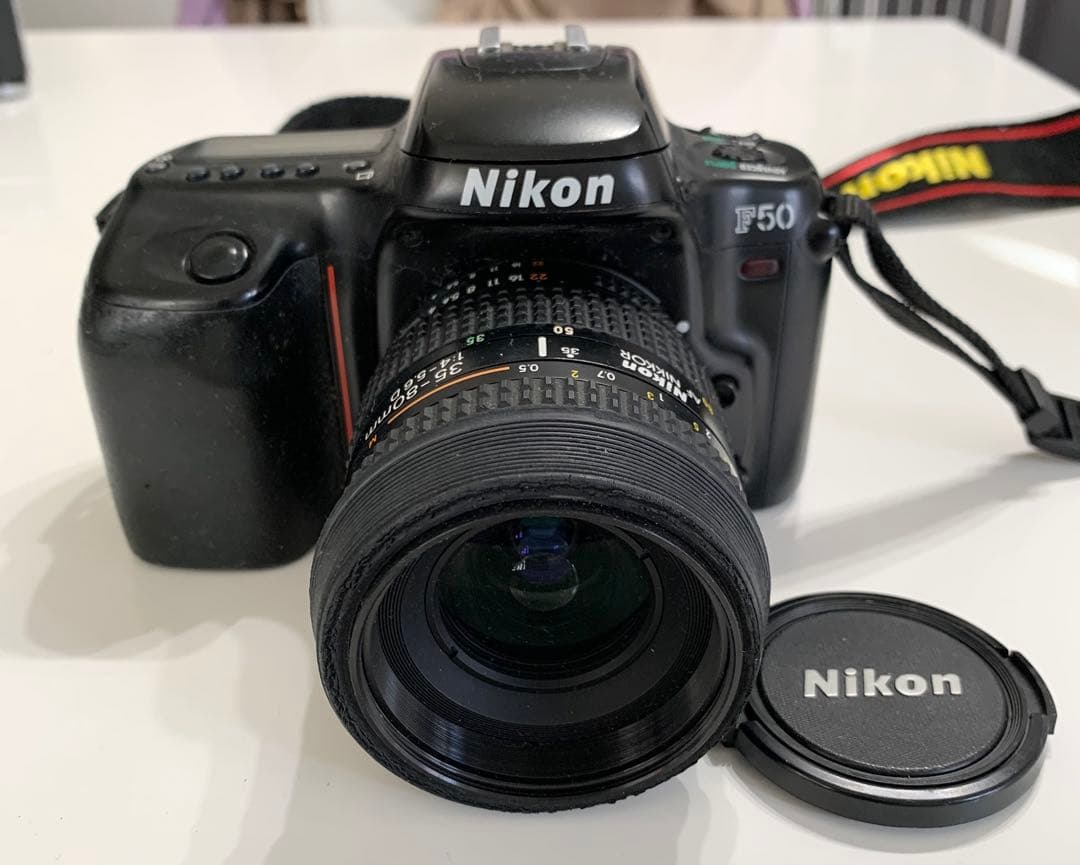 一眼レフ レンズ付きフィルムカメラ