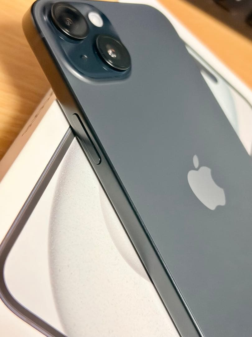 【美品】iPhone15 Plus 128GB ブラック ケース付