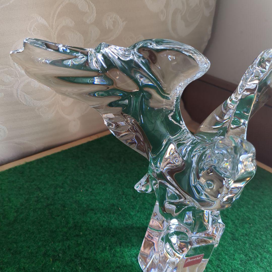 バカラ　　鷹　置物