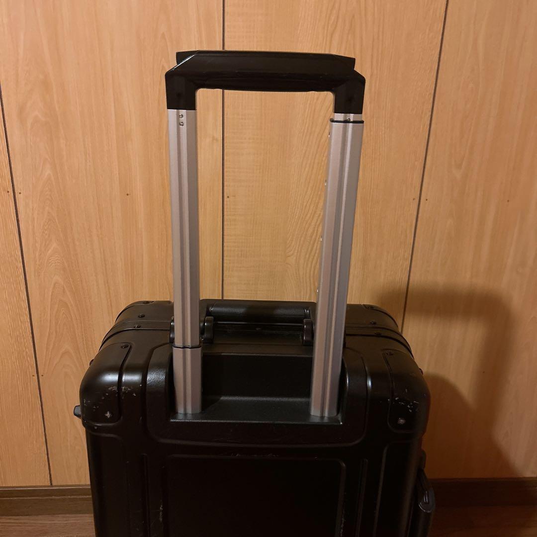 廃盤ゼロハリZERO HALLIBURTONスーツケース 31L 94101機内