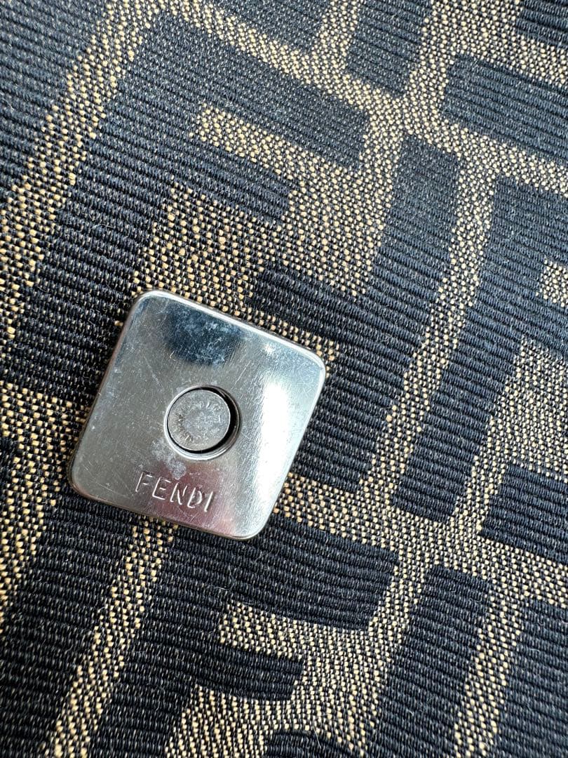 美品Fendi ロゴハンドバッグ