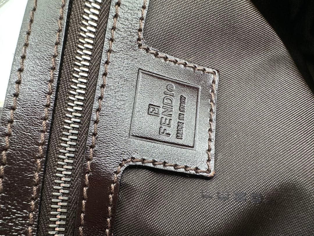 美品Fendi ロゴハンドバッグ