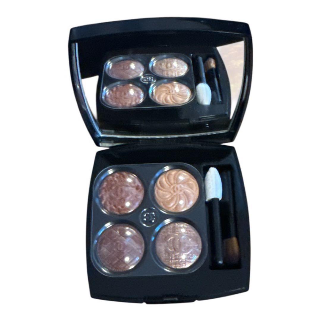 【限定色】　CHANEL レキャトルオンブルブトン　219