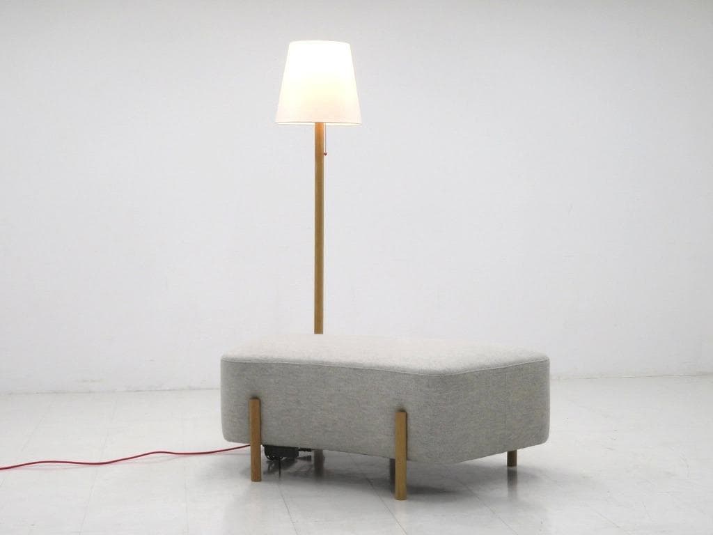 展示品　カリモク　ドラドラ　北欧　オーク材　ソファ 照明付き　ラウンジチェア