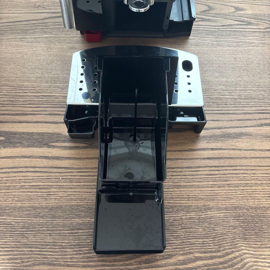 【美品】デロンギ DeLonghiコーヒー マグニフィカS ECAM22112