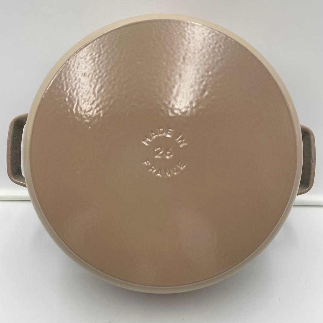 美品　STAUB ストウブ シャロー ココット ラウンド 26cm リネン