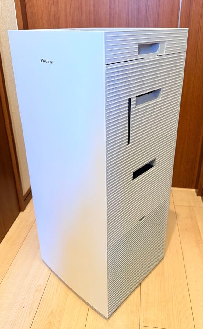 値引き交渉可 ダイキン 空気清浄機　加湿機能付 MCK704AKS-W　ホワイト