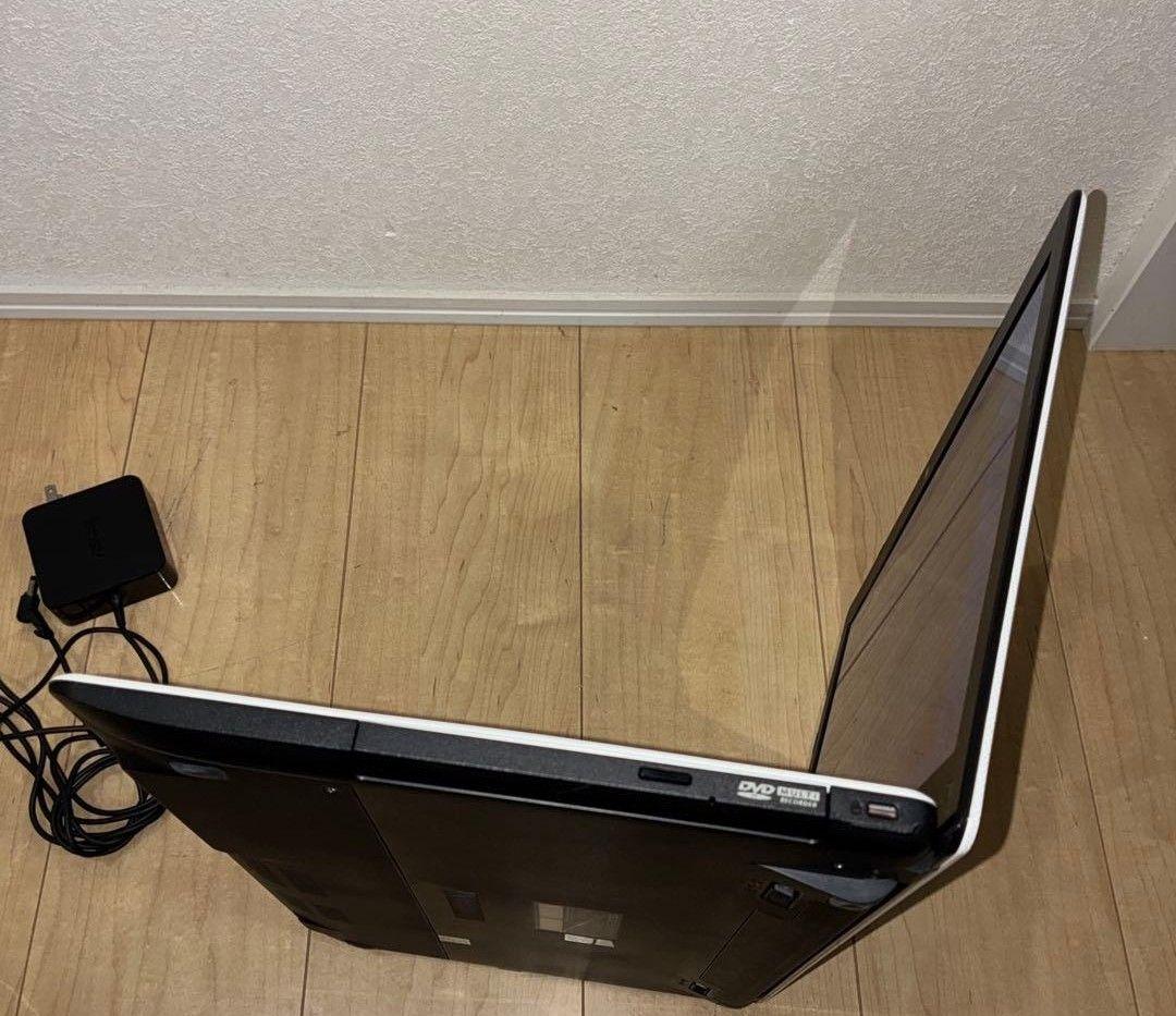 ASUS X550C ホワイトノートPC美品Windos1164bit