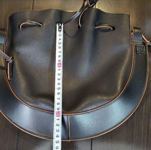 LOEWEショルダーバック