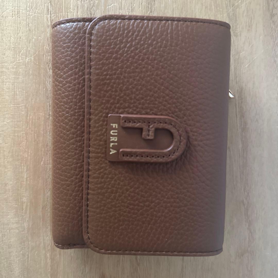 か*め様 FURLA 二つ折り財布　バイカラー