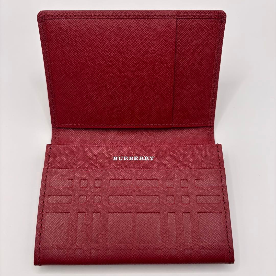 【極美品】　BURBERRY 名刺入れ　カードケース　エンボス　レッド　レザー