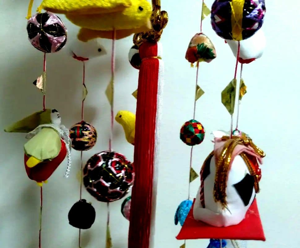 豪華吊るし雛、全長125ｃｍ、7連、台付