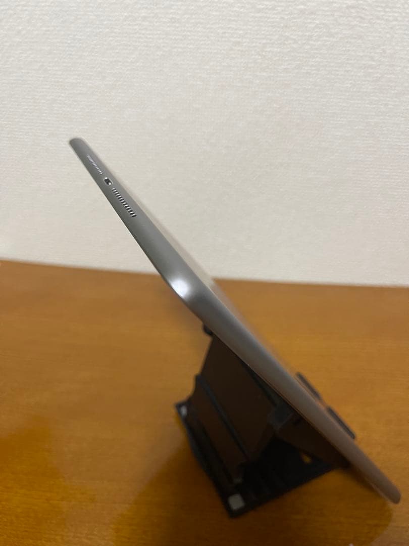 iPad 9.7 インチ (第5世代) 128GB WiFi + セルラー