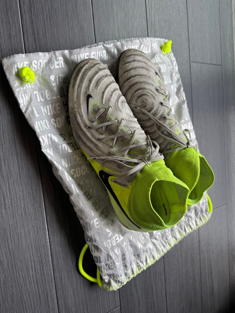 ナイキ ファントム ルナ2 エリート FG ハイカット サッカースパイク