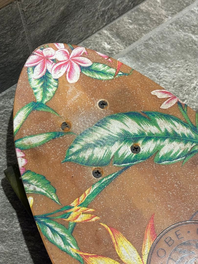 GLOBE フラワー柄 スケートボード