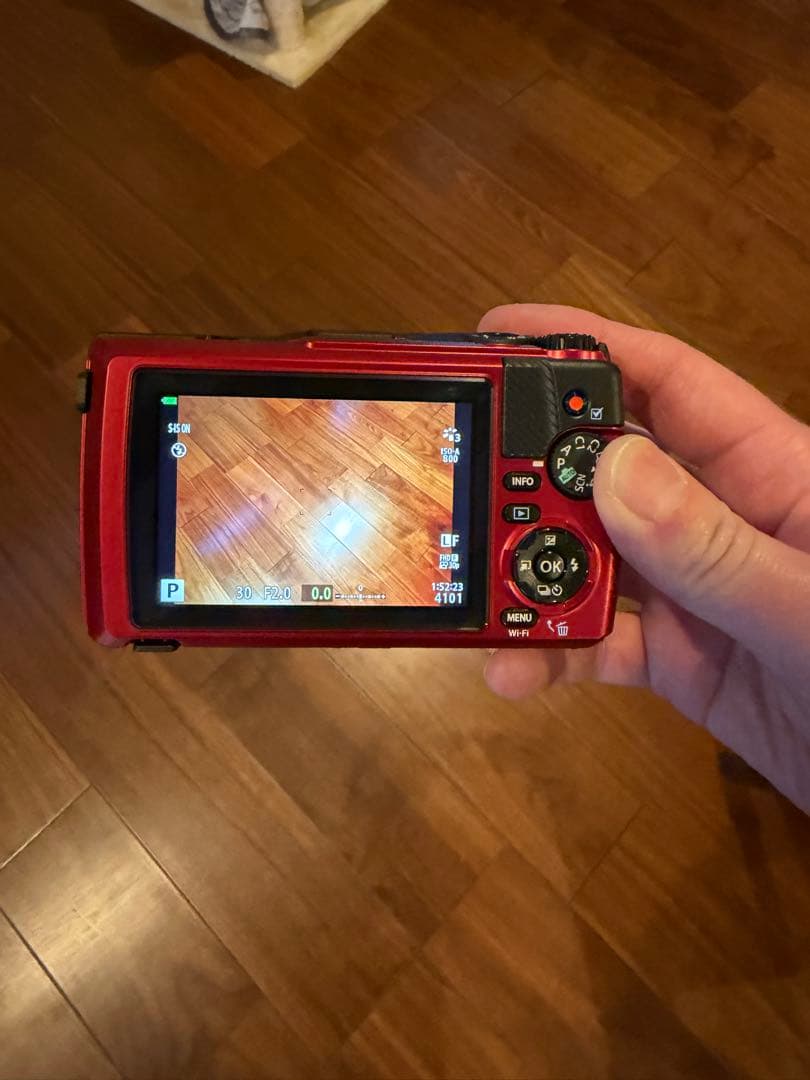 OM SYSTEM TG-7 レッド