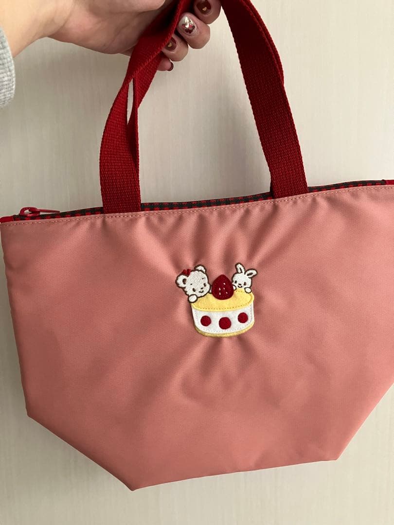 《値下げ》familiar ケーキ刺繍 ピンク 保冷バック