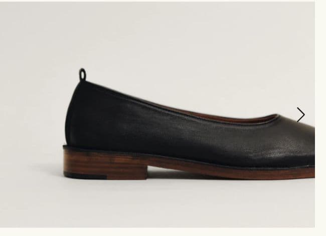 トゥティエ　フラットシューズ