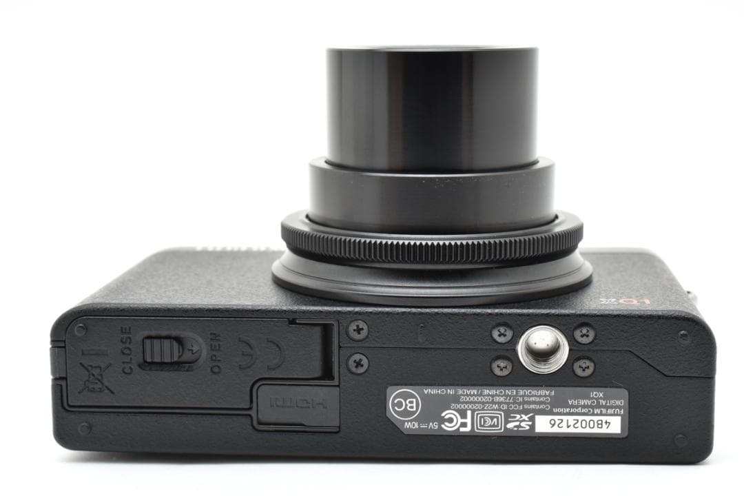美品 FUJIFILM XQ1 ブラック デジタルカメラ