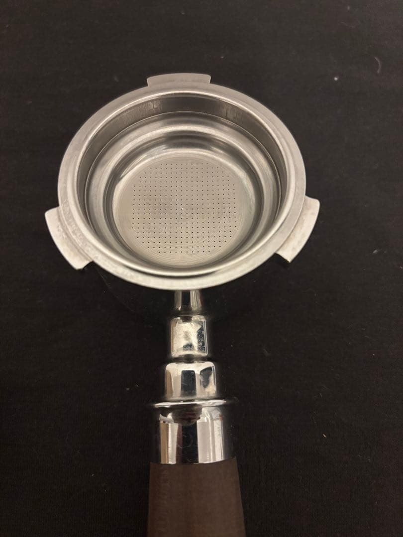 【アナ】付属品一部未使用・ボトムレスフィルター+オマケ付】デロンギデディカ