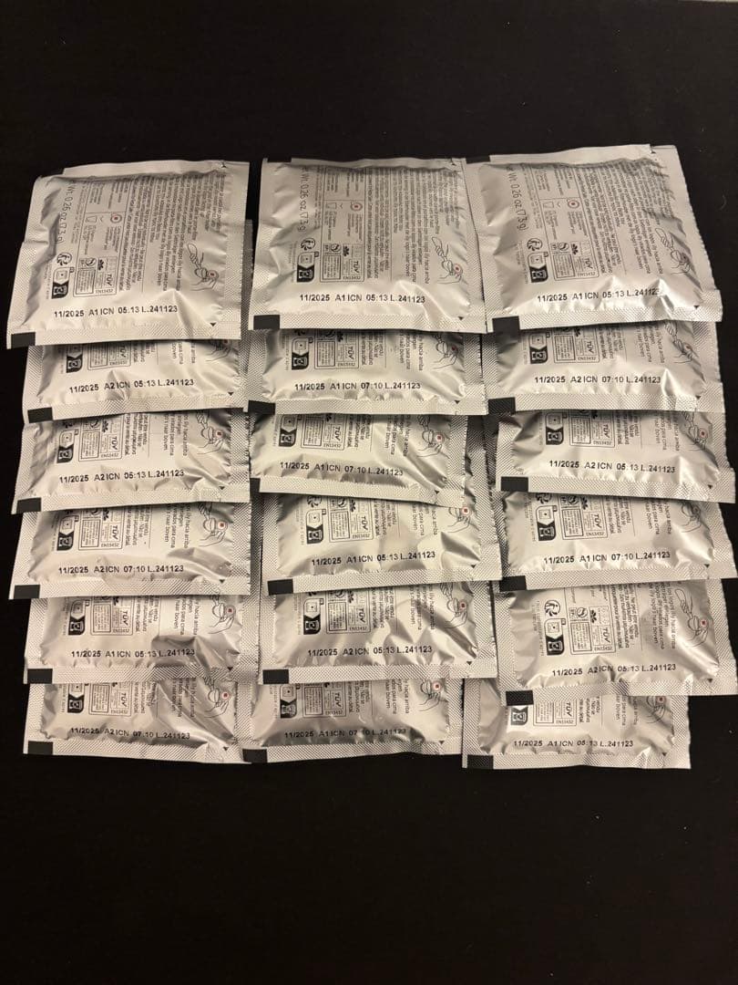 【アナ】付属品一部未使用・ボトムレスフィルター+オマケ付】デロンギデディカ