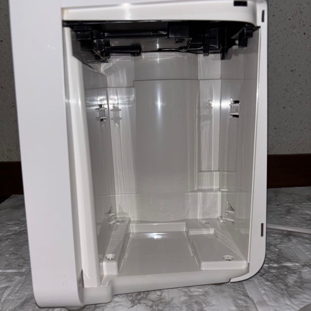 ゆう 　【2021年製】SHARP衣類除湿機　CV-J71-W