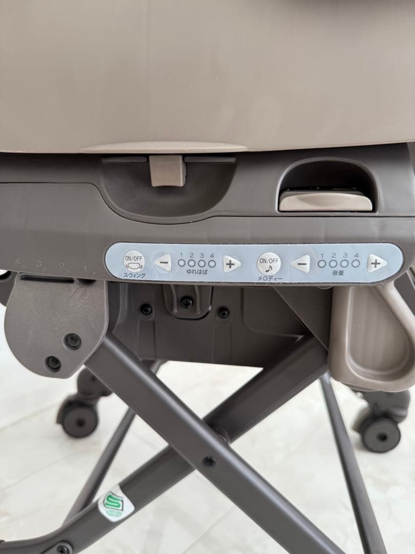 【美品】combi オートスウィング ネムリラ 電動ハイローチェア ドーム付き