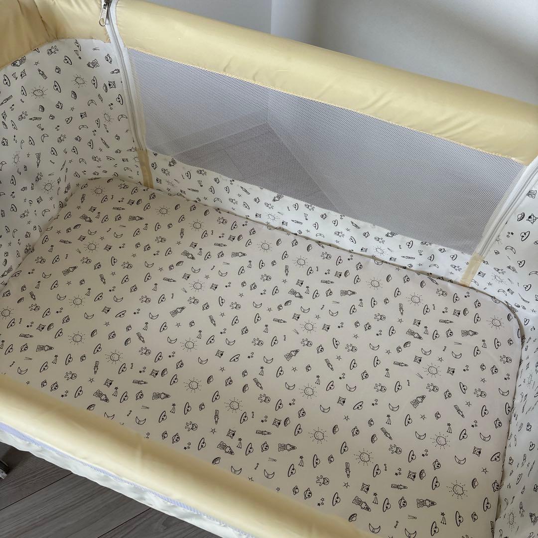 美品⭐︎ 値下げ！折りたたみ式　ベビーベッド　収納付き 付属品完備