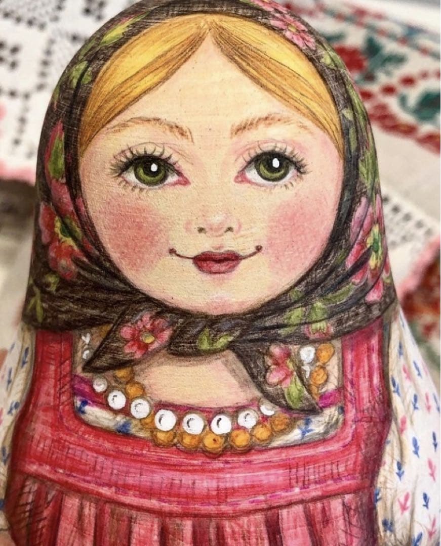 ロシア雑貨☆伝統衣装起き上がりこぼし♪マトリョーシカ タチアナ作