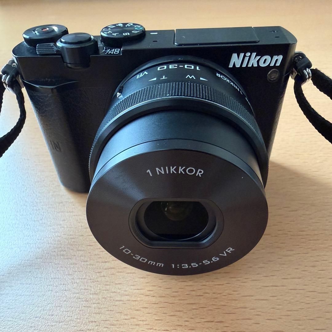 Nikon 1 J5 ミラーレス一眼カメラ