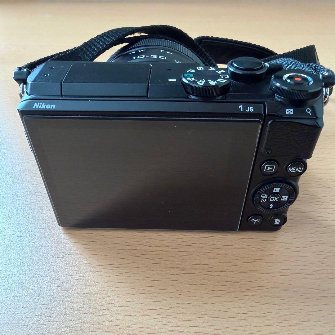 Nikon 1 J5 ミラーレス一眼カメラ