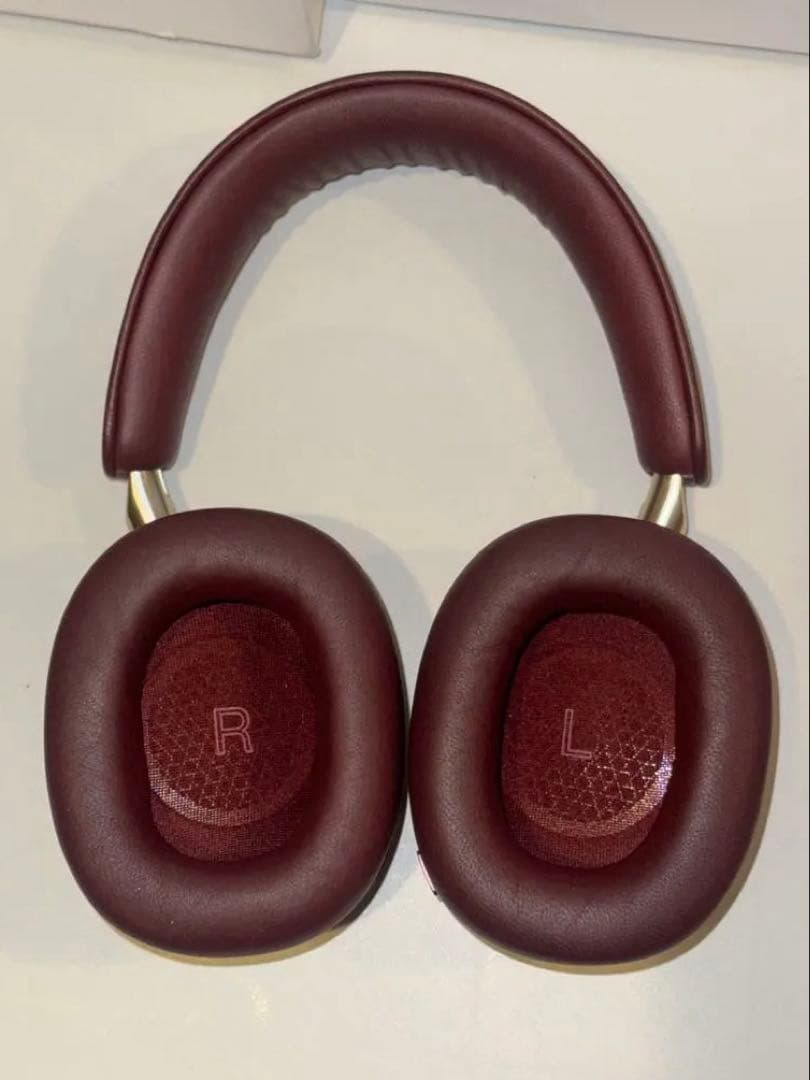 Bowers & Wilkins Px8 バーガンディ・ワイヤレスヘッドホン