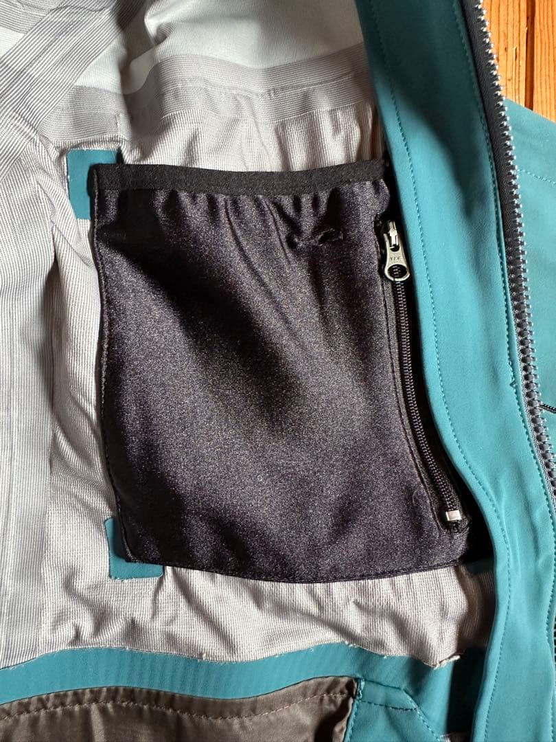 【XSサイズ】P.RHYTHM SMILE JACKET 女性着用