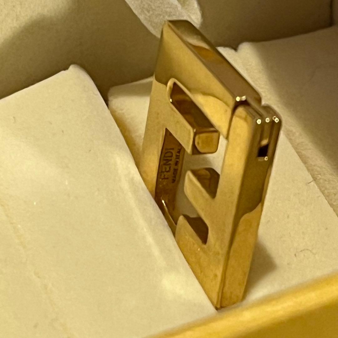 FENDI FFモチーフピアス FFロゴ　シングル　片耳　ゴールド